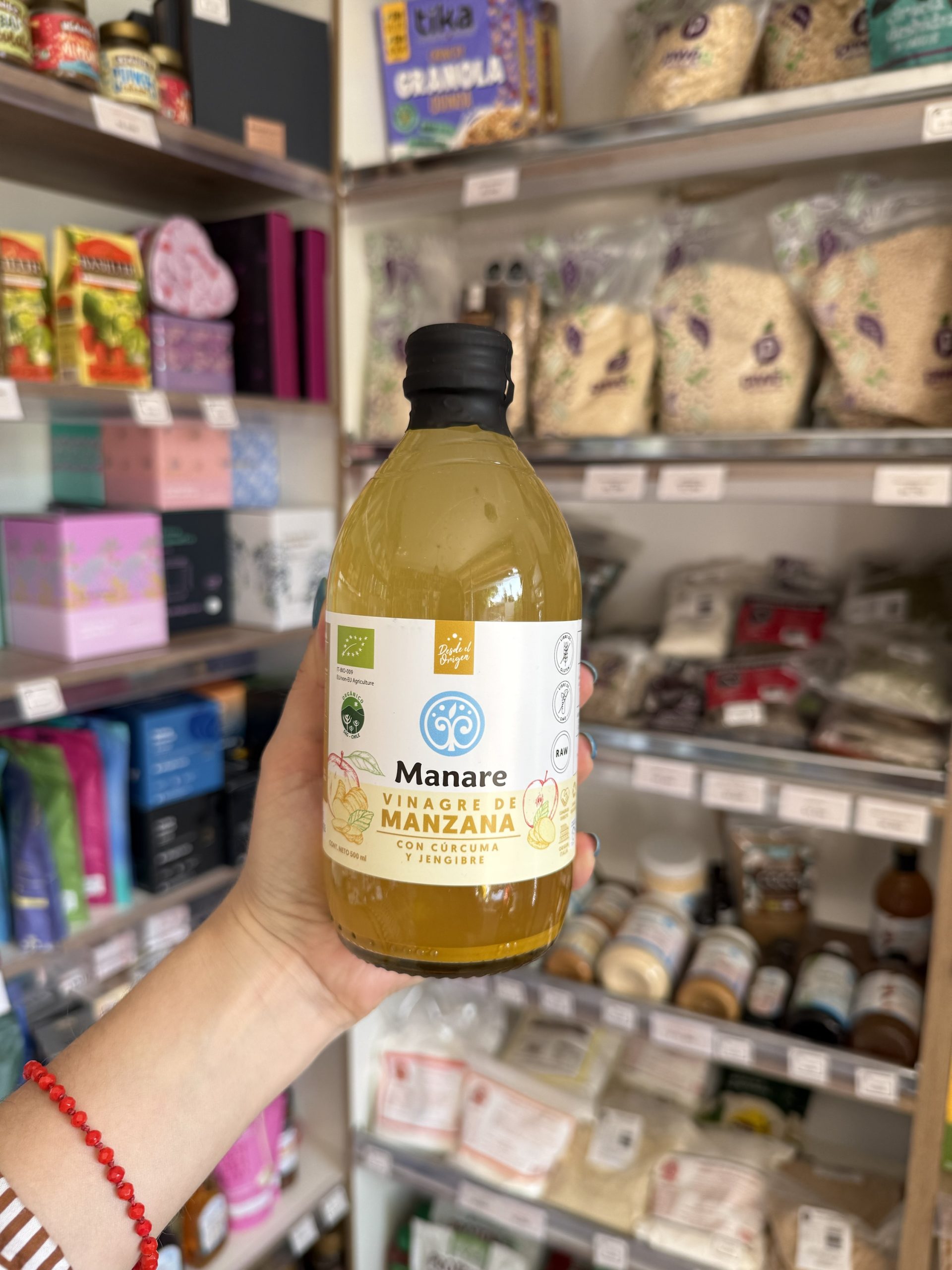 VINAGRE DE MANZANA CON CÚRCUMA Y JENGIBRE 500 ML MANARE