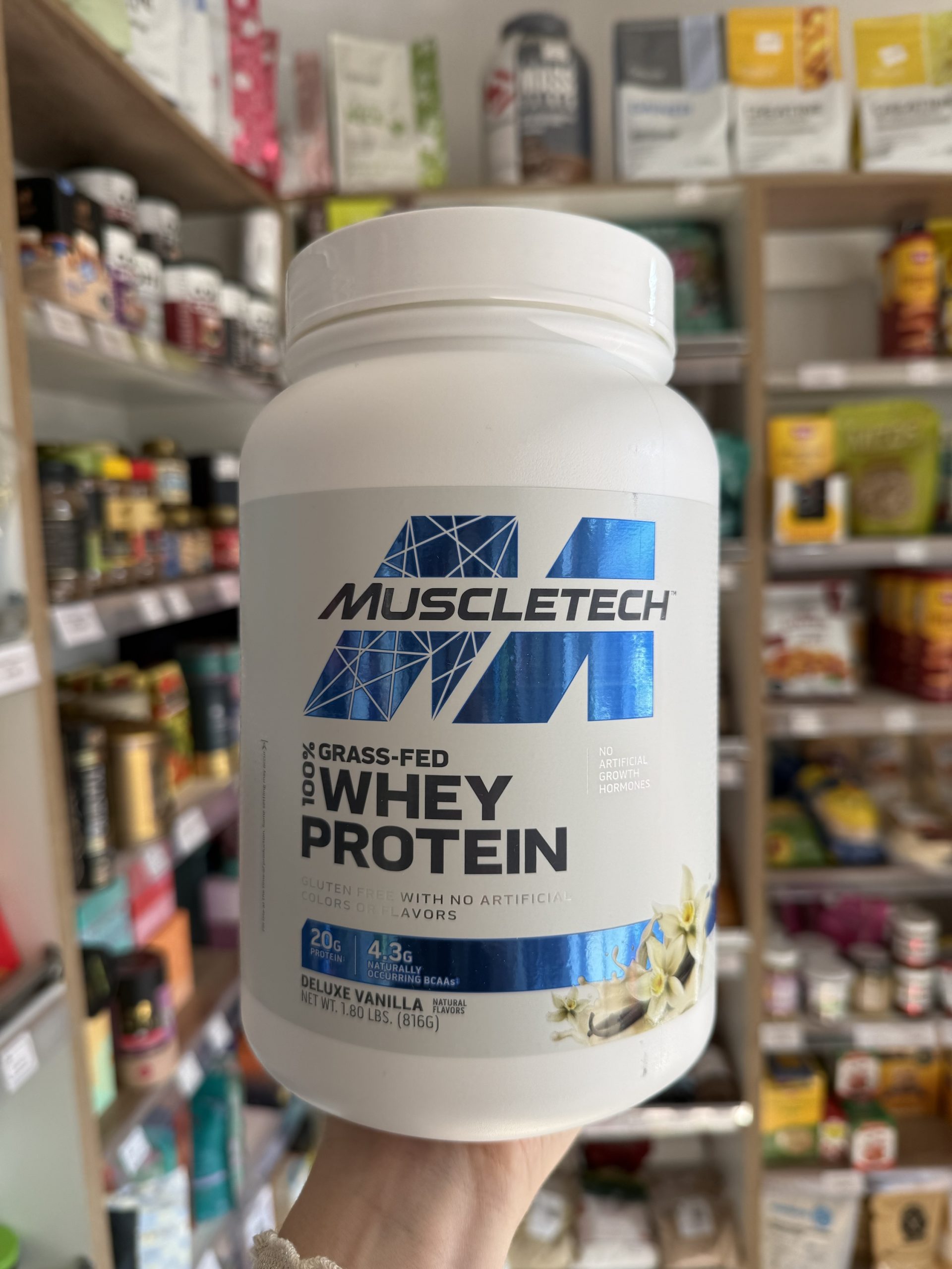 PROTEÍNA MUSCLETECH WHEY GRASS FED 1,8 LB DELUXE VAINILLA